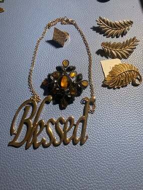 Assorted lot including necklace brooch and earrings